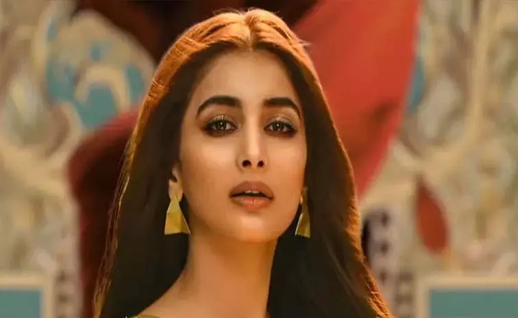 असफलताओं से जूझ रही पूजा हेगड़े को फिल्म देवा से राहत मिली असफलताओं से जूझ रही पूजा हेगड़े को फिल्म देवा से राहत मिली