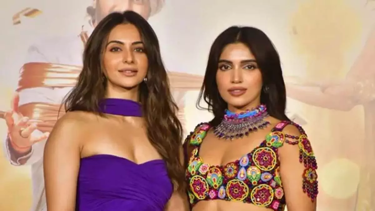 Bhumi Pednekar ने अभिनेत्रियों के बीच असुरक्षा की अफवाहों को किया खारिज Bhumi Pednekar ने अभिनेत्रियों के बीच असुरक्षा की अफवाहों को किया खारिज