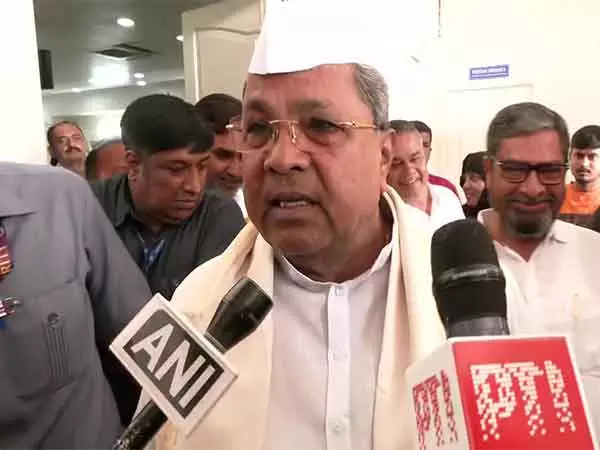 कर्नाटक के CM सिद्धारमैया की मेडिकल जांच की गई कर्नाटक के CM सिद्धारमैया की मेडिकल जांच की गई