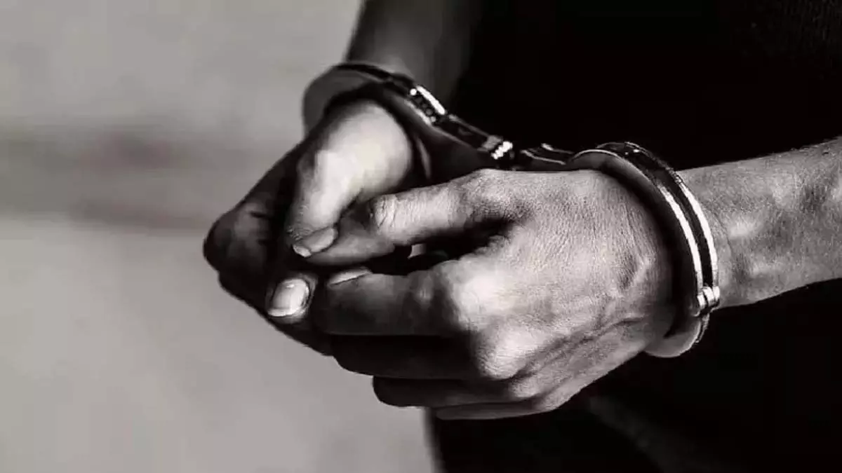 Chennai पुलिस ने मादक पदार्थ मामले में 5 और लोगों को गिरफ्तार किया Chennai पुलिस ने मादक पदार्थ मामले में 5 और लोगों को गिरफ्तार किया
