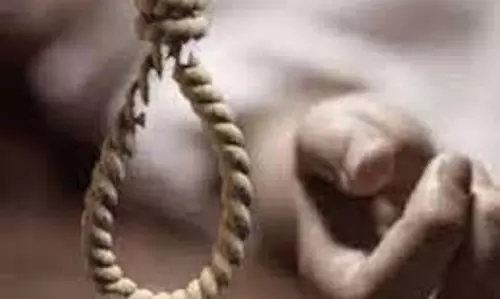 UP News: फंदे से लटकता मिला NEET की तैयारी कर रहे छात्र का शव