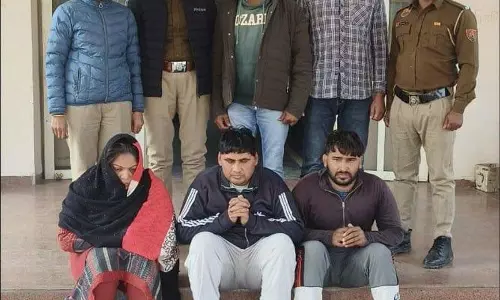 Haryana: जींद में एसएचओ को ब्लैकमेल करने के आरोप में 3 गिरफ्तार Haryana: जींद में एसएचओ को ब्लैकमेल करने के आरोप में 3 गिरफ्तार