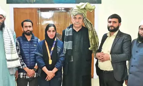LG Sinha ने विश्व कप जीत के लिए जम्मू-कश्मीर की खो-खो स्टार नाजिया बीबी की सराहना की