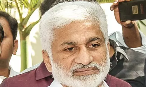 Andhra: विजयसाई रेड्डी ने हैदराबाद में शर्मिला से मुलाकात की