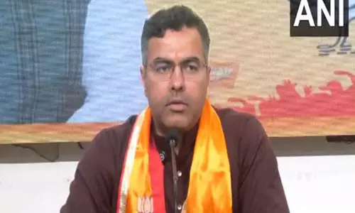 AAP की मोहल्ला क्लिनिक योजना पर BJP के प्रवेश वर्मा ने निशाना साधा