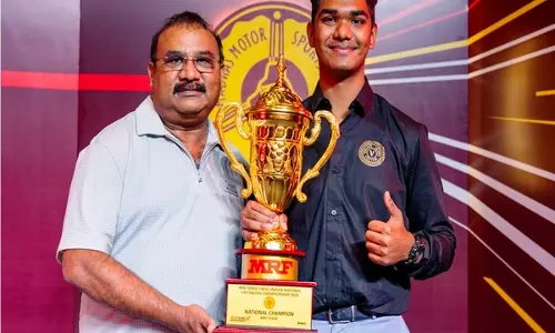 Abhay Mohan अपने पहले फॉर्मूला रेसिंग सीजन में राष्ट्रीय ट्रॉफी पाकर खुश हैं Abhay Mohan अपने पहले फॉर्मूला रेसिंग सीजन में राष्ट्रीय ट्रॉफी पाकर खुश हैं