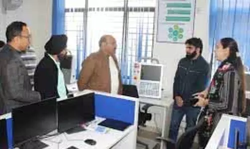 उपमुख्यमंत्री ने जम्मू पॉलिटेक्निक कॉलेज के शिक्षकों और छात्रों से बातचीत की उपमुख्यमंत्री ने जम्मू पॉलिटेक्निक कॉलेज के शिक्षकों और छात्रों से बातचीत की