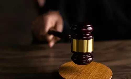 Odisha: ओडिशा उच्च न्यायालय ने बच्ची की कस्टडी बच्चे के अपहरण के आरोपी माता-पिता को सौंपी Odisha: ओडिशा उच्च न्यायालय ने बच्ची की कस्टडी बच्चे के अपहरण के आरोपी माता-पिता को सौंपी