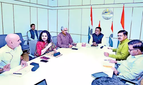 Odisha CM की अध्यक्षता में लोक सेवा भवन में लोक निर्माण विभाग की समीक्षा बैठक हुई