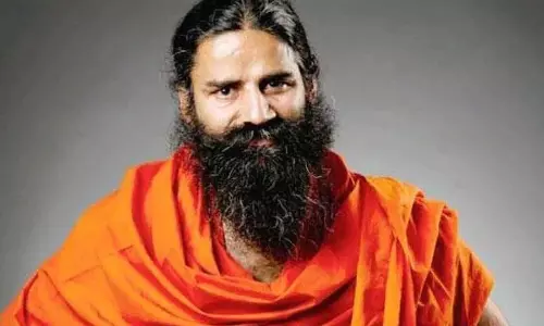 योग गुरु बाबा रामदेव और आचार्य बालकृष्ण के खिलाफ गैर-जमानती वारंट जारी, जानिए पूरी बात