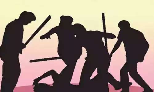 Assam : मार्गेरिटा में चार महिलाओं पर क्रूर हमला, आक्रोश फैला Assam : मार्गेरिटा में चार महिलाओं पर क्रूर हमला, आक्रोश फैला