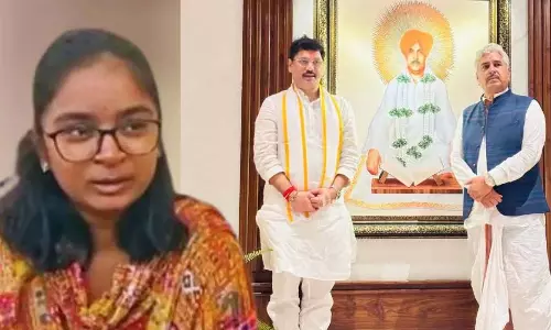 वैभवी देशमुख का नामदेव शास्त्री से सवाल, मेरे पिता पर हमले, उनका खून...
