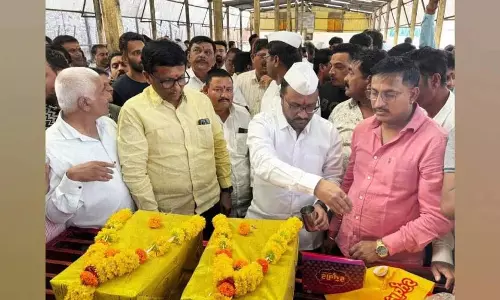 सांगली में करंट डील शुरू, हरे करंट की कीमत, पीले करंट की कीमत? सांगली में करंट डील शुरू, हरे करंट की कीमत, पीले करंट की कीमत?