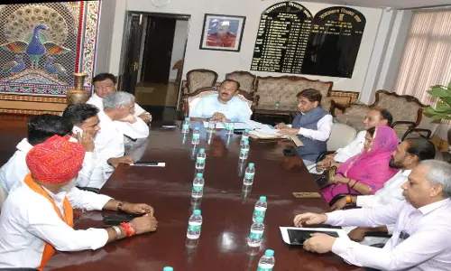 Jaipur: देवनानी विधानसभा अध्यक्ष ने ली पुलिस अधीक्षक एवं पुलिस अधिकारियों की बैठक Jaipur: देवनानी विधानसभा अध्यक्ष ने ली पुलिस अधीक्षक एवं पुलिस अधिकारियों की बैठक