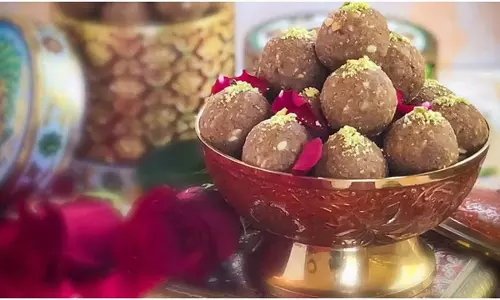 बादाम लड्डू रेसिपी