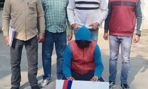 CIA टीम ने अवैध देशी पिस्तौल के साथ एक व्यक्ति को गिरफ्तार CIA टीम ने अवैध देशी पिस्तौल के साथ एक व्यक्ति को गिरफ्तार