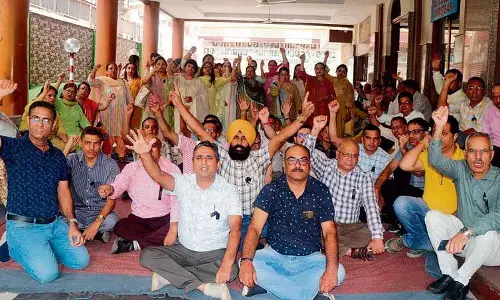Haryana :  शिक्षकों ने काले बिल्ले पहनकर नई पेंशन योजना का विरोध