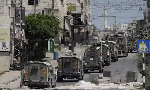 Israeli army says: पश्चिमी तट पर अभियान में कई आतंकवादी मारे गए Israeli army says: पश्चिमी तट पर अभियान में कई आतंकवादी मारे गए