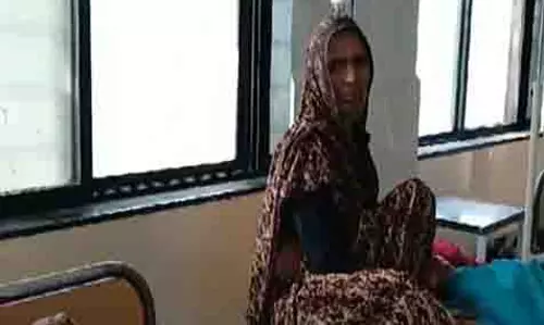 सापुतारा के पास बस खाई में गिरी, पांच लोगों की मौत, Bus में 48 यात्री थे सवार सापुतारा के पास बस खाई में गिरी, पांच लोगों की मौत, Bus में 48 यात्री थे सवार