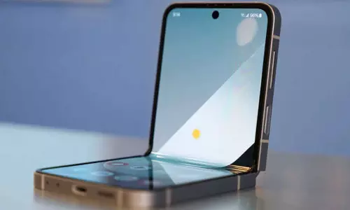 Samsung के इस फ्लैगशिप स्मार्टफोन पर मिल रही 32,000 की बंपर छूट Samsung के इस फ्लैगशिप स्मार्टफोन पर मिल रही 32,000 की बंपर छूट