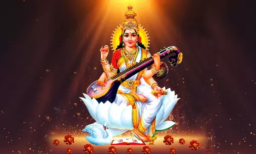 Basant Panchami: अपनी राशि के अनुसार मां सरस्वती को चढ़ाएं ये चीजें, होगी कृपा