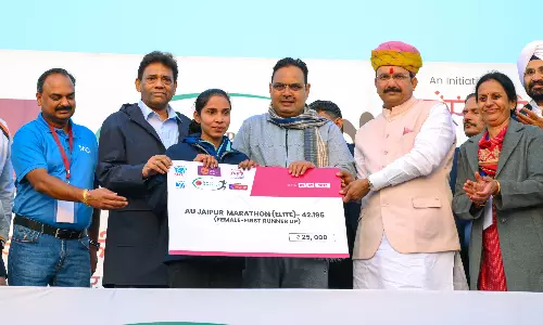 Jaipur: मुख्यमंत्री ने 16वीं जयपुर मैराथन को झंडी दिखाकर किया रवाना