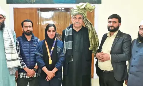 एलजी सिन्हा ने विश्व कप जीत के लिए J&K की खो-खो स्टार नाजिया बीबी की सराहना की