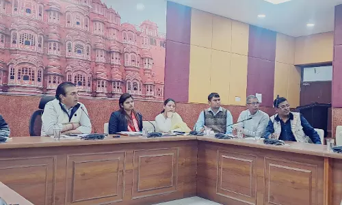 Jaipur: जिला कलेक्टर डॉ. जितेन्द्र कुमार सोनी ने अधिकारियों को दिये दिशा निर्देश