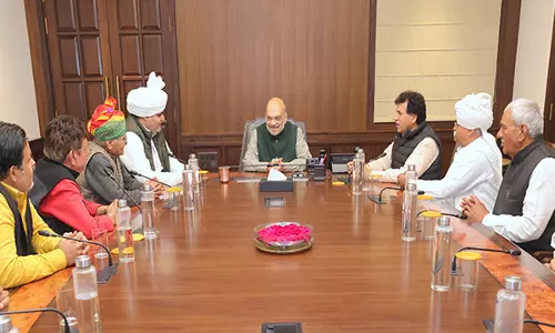 अमित शाह ने Delhi ग्रामीण के प्रतिनिधियों से मुलाकात की, केजरीवाल पर झूठ बोलने का आरोप लगाया अमित शाह ने Delhi ग्रामीण के प्रतिनिधियों से मुलाकात की, केजरीवाल पर झूठ बोलने का आरोप लगाया