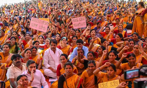 आंगनवाड़ी कार्यकर्ता घोषणा : नोटिस मिलने के बाद भी प्रदर्शन समाप्त नहीं करेंगी आंगनवाड़ी कार्यकर्ता घोषणा : नोटिस मिलने के बाद भी प्रदर्शन समाप्त नहीं करेंगी
