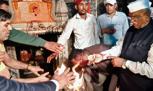 Jaipur: राज्यपाल ने देशनोक में करणी माता के दर्शन कर सबके मंगल की कामना की