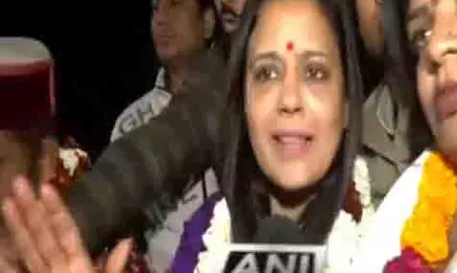 TMC की महुआ मोइत्रा ने करोल बाग में विशेष रवि के लिए किया प्रचार TMC की महुआ मोइत्रा ने करोल बाग में विशेष रवि के लिए किया प्रचार