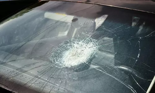 Mumbai: टर्मिनल 2 पर मर्सिडीज-बेंज दुर्घटनाग्रस्त, विदेशी यात्रियों समेत 5 घायल