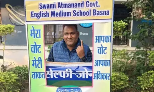 जाबो कार्यक्रम के तहत बसना में सेल्फी प्वाइंट, मतदान जागरूकता का अनूठा प्रयास