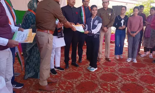 Jaipur: जागरुकता कार्यक्रम में 8 हजार से ज्यादा छात्राओं को दिया गया आत्मरक्षा का प्रशिक्षण