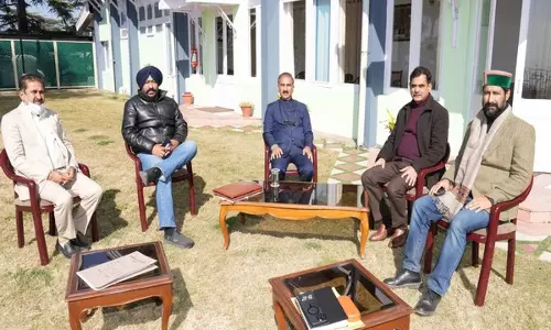 CM Sukhu ने सोलन जिले के विकास कार्यों की समीक्षा की