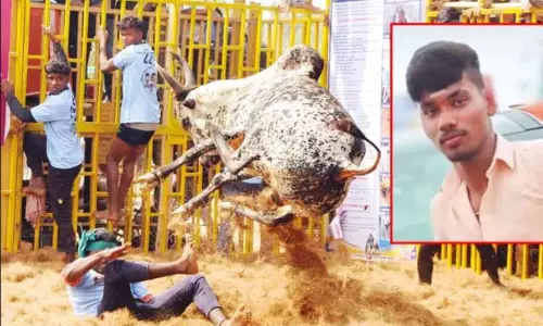 Kumarapalayam जल्लीकट्टू में बैल के हमले से युवक की मौत Kumarapalayam जल्लीकट्टू में बैल के हमले से युवक की मौत