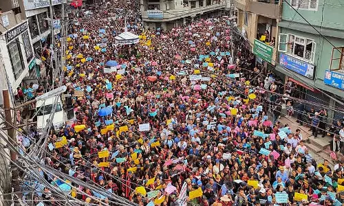 Mizoram SEC ने एमसीसी उल्लंघन पर 2 मंत्रियों से स्पष्टीकरण मांगा Mizoram SEC ने एमसीसी उल्लंघन पर 2 मंत्रियों से स्पष्टीकरण मांगा