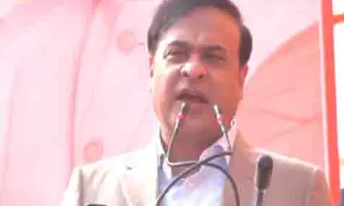 असम के CM ने केजरीवाल को भारत का सबसे बड़ा गुंडा बताया, AAP के स्वास्थ्य मॉडल पर सवाल उठाए असम के CM ने केजरीवाल को भारत का सबसे बड़ा गुंडा बताया, AAP के स्वास्थ्य मॉडल पर सवाल उठाए