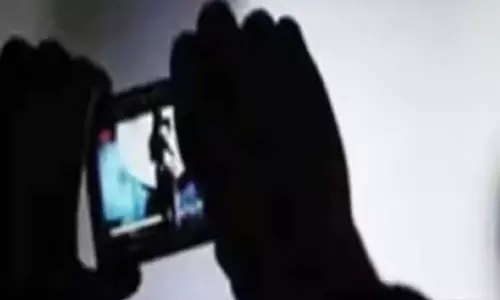Crime: पति ने लीक की पत्नी की निजी तस्वीरें, केस दर्ज