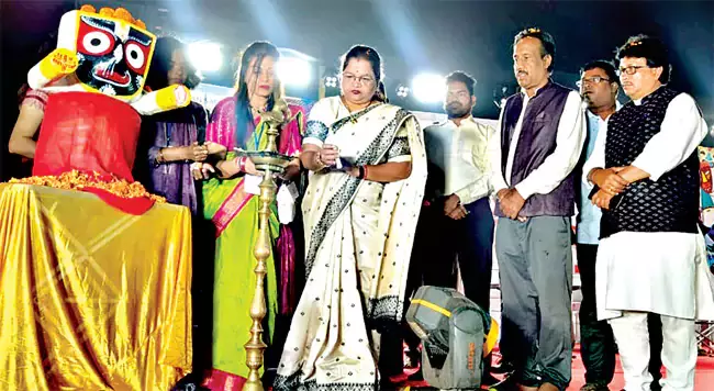 Odisha: ब्रह्मपुरा महोत्सव पूरे जोश पर Odisha: ब्रह्मपुरा महोत्सव पूरे जोश पर