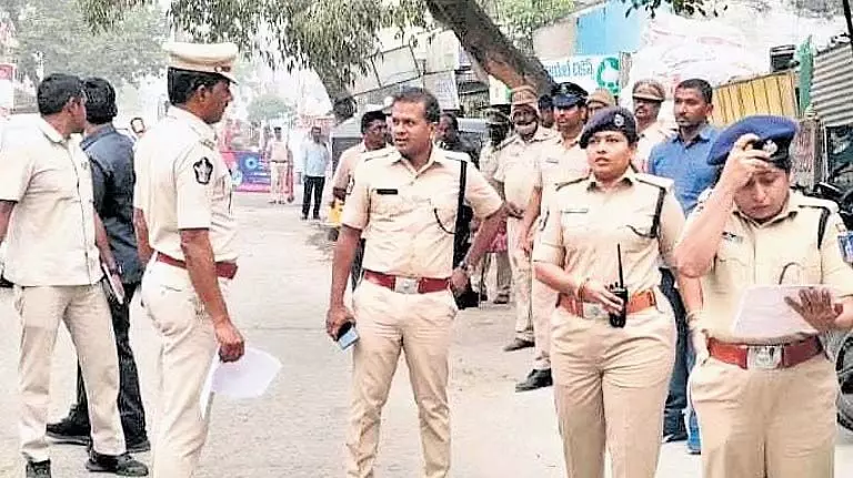 Guntur में घेराबंदी-तलाशी अभियान के दौरान पुलिस ने 46 वाहन जब्त किए