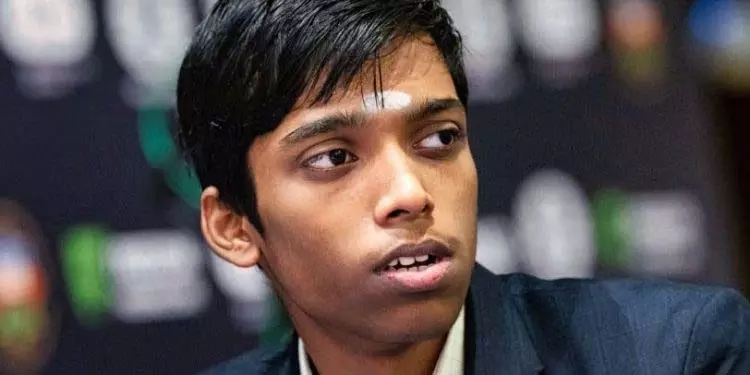 प्रग्गनानंद ने टाईब्रेकर में गुकेश को हराकर टाटा शतरंज का खिताब जीता प्रग्गनानंद ने टाईब्रेकर में गुकेश को हराकर टाटा शतरंज का खिताब जीता