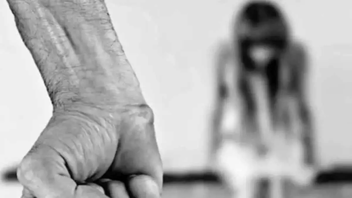 Kerala: महिला की मौत से दुर्व्यवहार और उत्पीड़न की चौंकाने वाली कहानी उजागर हुई Kerala: महिला की मौत से दुर्व्यवहार और उत्पीड़न की चौंकाने वाली कहानी उजागर हुई