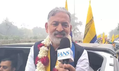 आम आदमी पार्टी के महेंद्र यादव ने विकासपुरी में निकाली रैली, जीत का जताया भरोसा आम आदमी पार्टी के महेंद्र यादव ने विकासपुरी में निकाली रैली, जीत का जताया भरोसा
