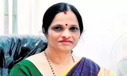 Karnataka: सीबीआई ने रिश्वत मामले में दावणगेरे विश्वविद्यालय के प्रोफेसर को गिरफ्तार किया