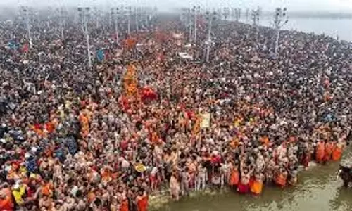 Prayagraj: महाकुंभ में बसंत पंचमी पर तीन अखाड़ों का अमृत स्नान