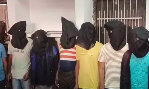 8 डकैत गिरफ्तार, 3 करोड़ 51 लाख बरामद 8 डकैत गिरफ्तार, 3 करोड़ 51 लाख बरामद