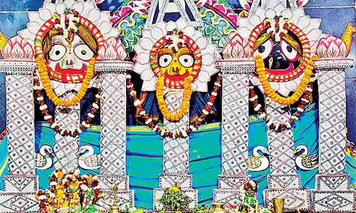 Odisha : पुरी में रथ की लकड़ी की पूजा