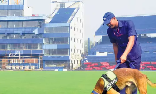 Odisha: अग्नि सुरक्षा की कमी के कारण बाराबती स्टेडियम जांच के घेरे में Odisha: अग्नि सुरक्षा की कमी के कारण बाराबती स्टेडियम जांच के घेरे में